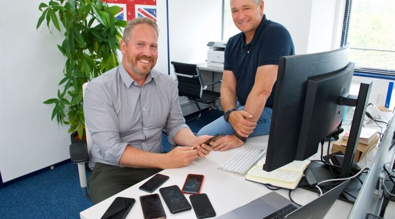 Swycha, which sell refurbished smart phones. L>R Jean-Paul Bouic and Aaron Chatterley                                                             Picture: ROB CURRIE. (31261110)