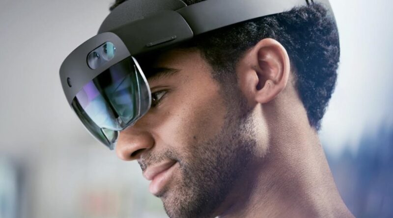 Microsoft's Consumer Smartglasses, Apple Invests in Corning & Niantic Launches Lightship Beta